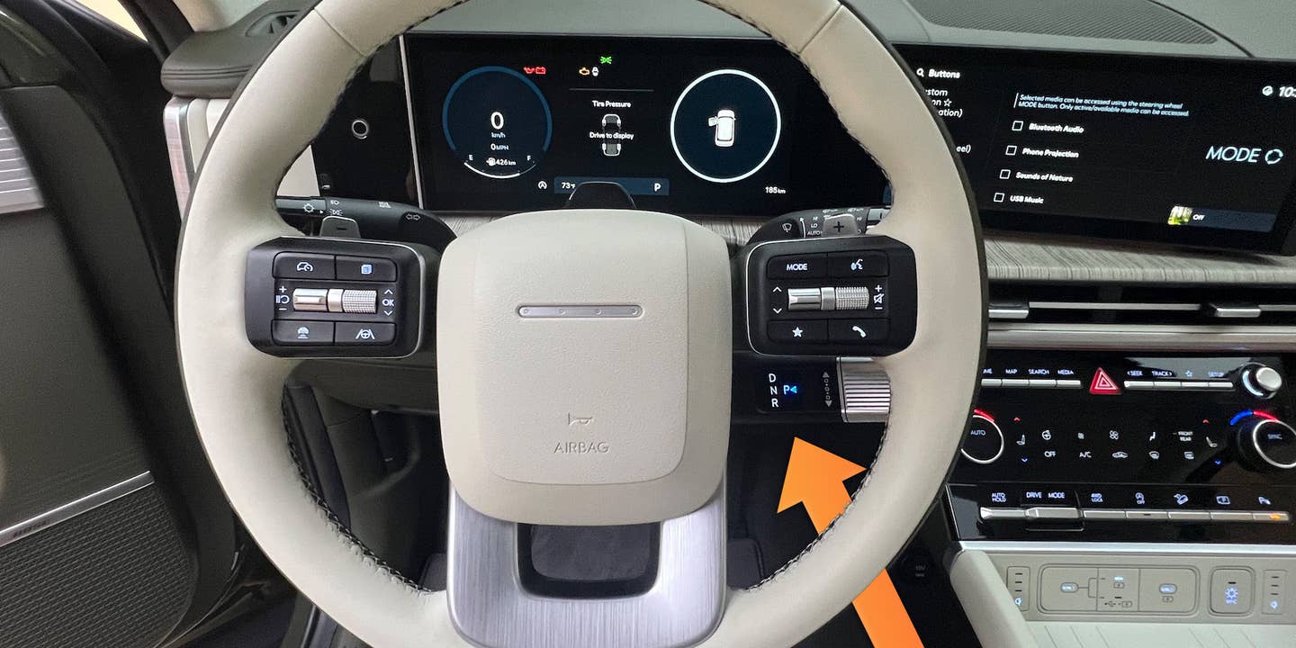 2024 Hyundai Santa Fe with column shifter highlighted on dashboard