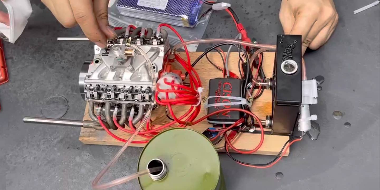 This Working 44cc V8 Engine Kit Is a Real Small Block