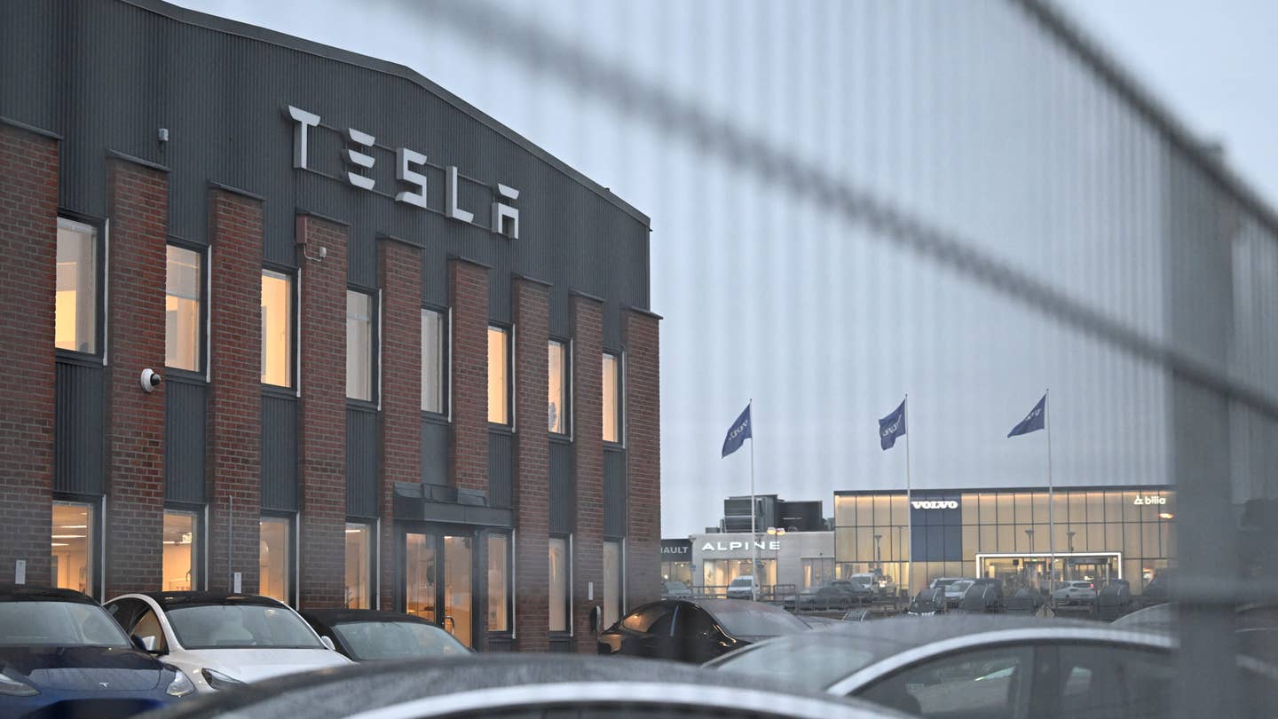 Tesla Sues Sweden as Strikes and Labor Disputes Block New Car Deliveries